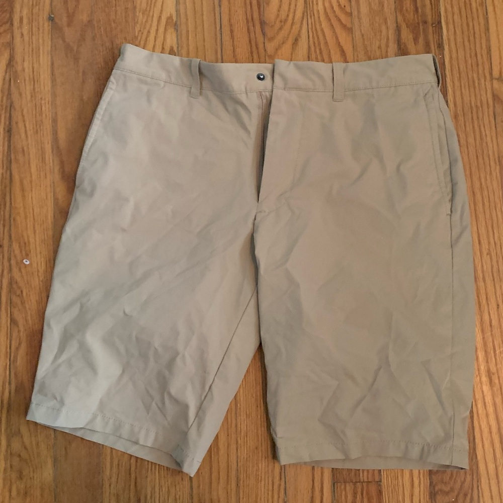 J Crew men’s khaki chino shorts